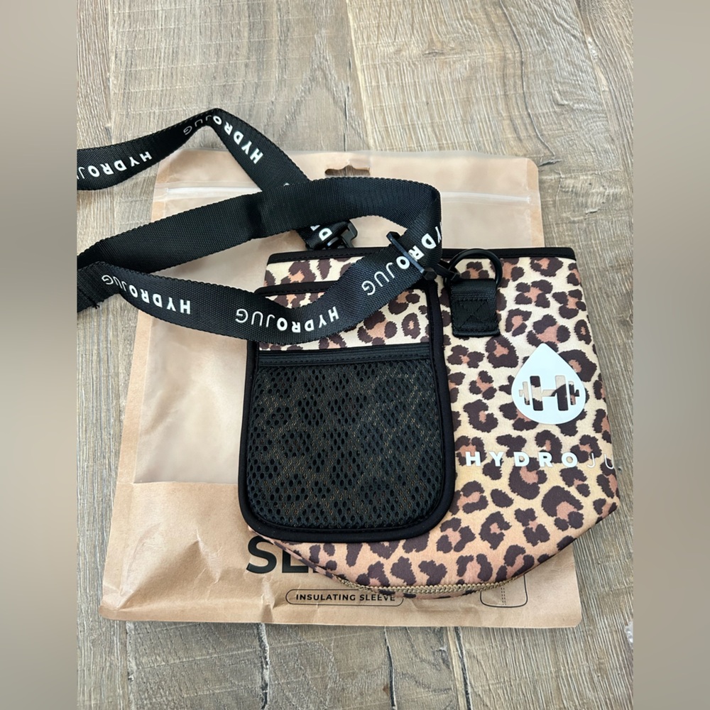 HydroJug Cheetah Pattern Sleeve with Black Accents